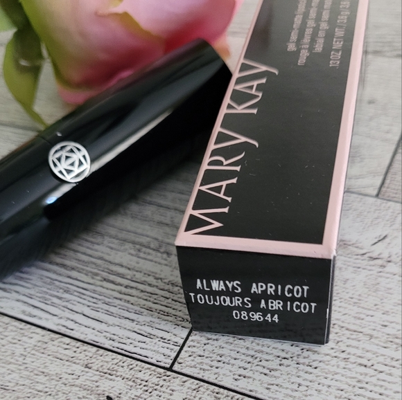 Lipstick - Picture 3 of 3